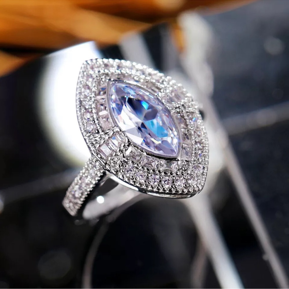 Marquise Cut Cubic Zirconia Gorgeous Women Jewelry 925 Silver Ring Gifts - Picture 3 of 4